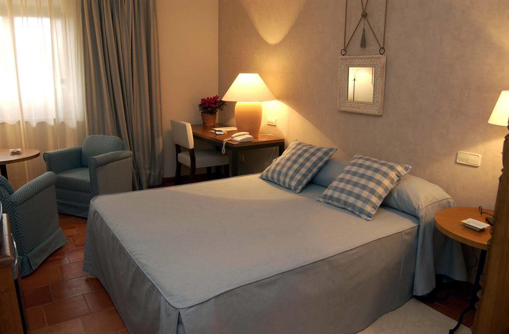 Hospederia De Santo Domingo Hotel Pedraza Luaran gambar